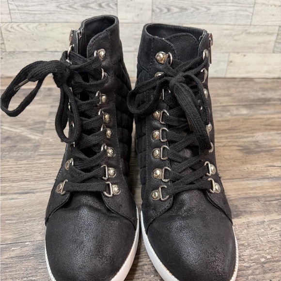 JustFab Stylish Black Quilted Wedge Sneakers - Picture 6 of 9